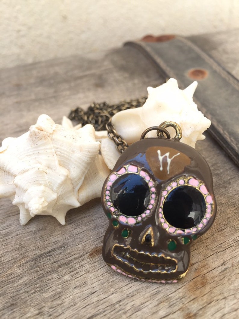 Vintege retro-vintage skull-vintage collection-vintage necklace-vintage charm-vintage look-retro look-skull-vintage jewelry-vintage-retro
