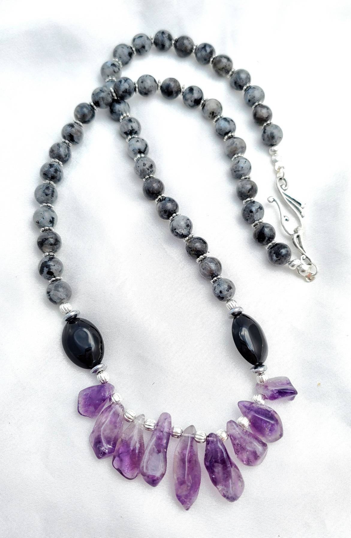 Collar largo de declaración de amatista con larvikita. Joyas - Etsy México