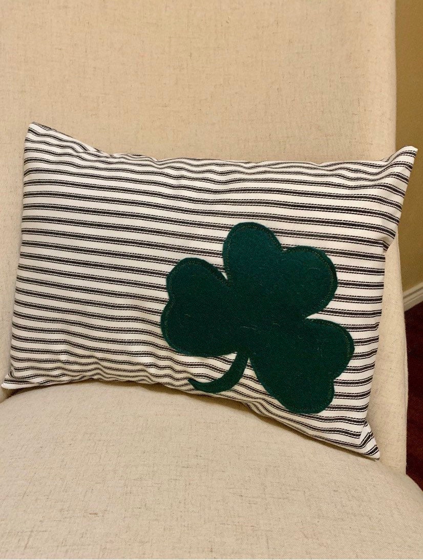 16x16 Multicolor 4LS Designs 4 Leaf Clover-St Patrick's Day Throw Pillow 16x16 Multicolor 4LS Designs 4 Leaf Clover-St Patrick's Day Throw Pillow