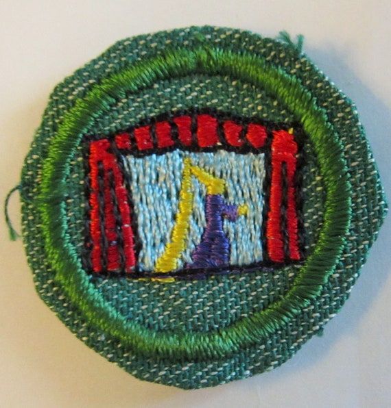 Rare Vintage Intermediate Girl Scout Badge "Play P