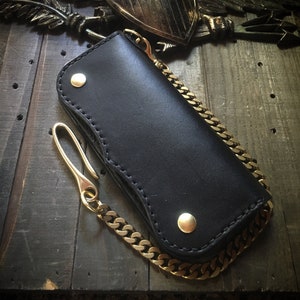 Cartera larga de cuero hecha a mano, estilo motero, con cadena y estilo camionero (negro/latón)