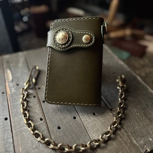 Cartera de cuero hecha a mano, estilo motero, con cadena (oliva)