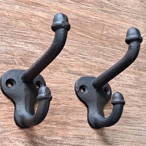 Set of 2 Cast Iron Antique Old English Style Matte Dark Aged Wall Hooks