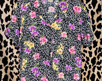 Vintage 90s Christie & Jill Graphic Black and White Cheetah and Vibrant Orchid and Lily Print Rayon Button-down