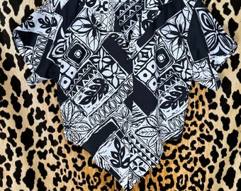 Vintage 90s Sewind Graphic Black and White Polynesian Print Polyester Tie-Waist Button-down