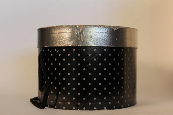 Vintage Polka Dot 1940's - 1950's Hat Box from Sl… - image 4