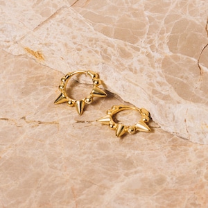 Aros Spike Huggie: oro de 14 quilates, plata de ley o vermeil