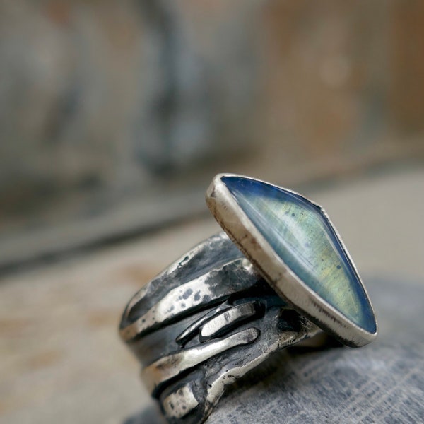 Mittelalter Vier : Organischer zeitgenössischer Sterling Silber Ring mit Erzglas von Studio Luna Verde