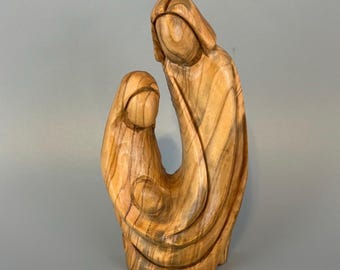 Presépio em madeira de oliveira - Maria, José e o Menino Jesus - Terra Santa, Israel - Altura: 15 cm