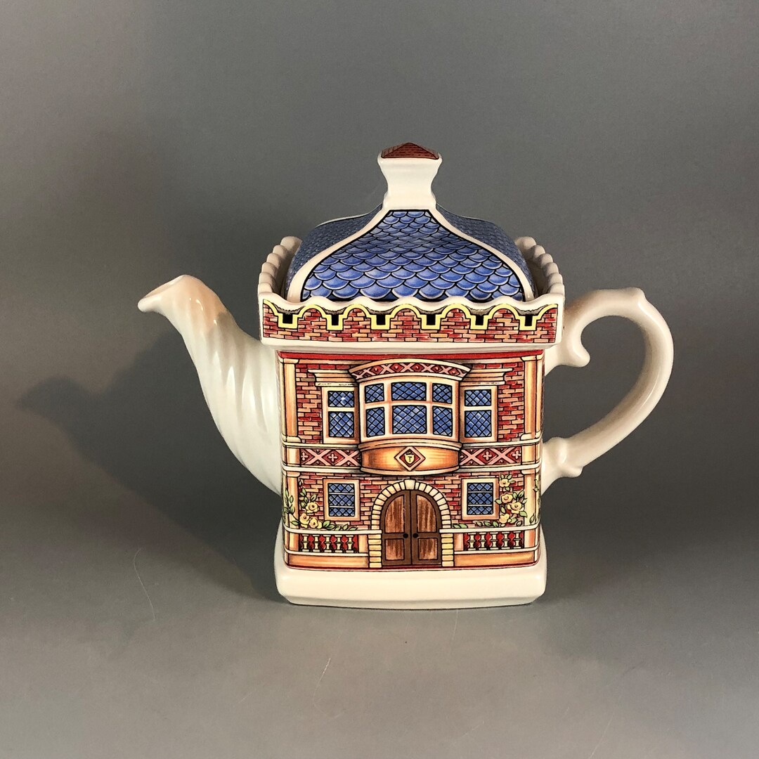 Sadler House Teapot Elizabethan House English Country House 4439