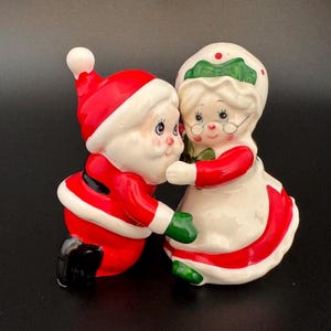 Mr & Mrs Santa Claus Salt and Pepper Shakers by Lefton