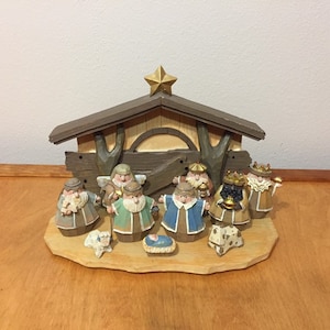 Nativity Set with Manger - 11 Piece Figurine Christmas Nativity