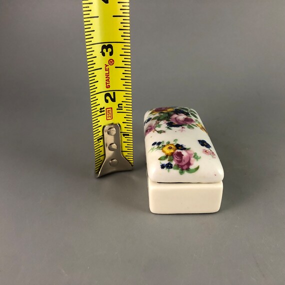 Small Rectangular Ceramic Box from China - image 3