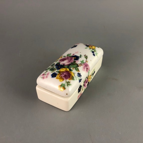 Small Rectangular Ceramic Box from China - image 6
