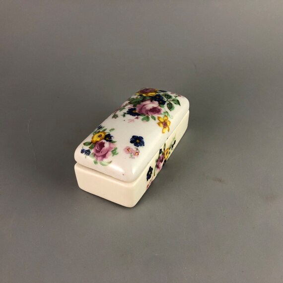 Small Rectangular Ceramic Box from China - image 7