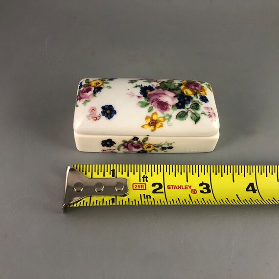 Small Rectangular Ceramic Box from China - image 2