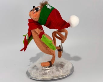 Annalee Soft Sculpture Mouse Ice Skating - Winter Scene