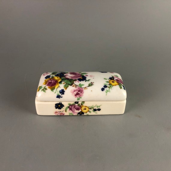 Small Rectangular Ceramic Box from China - image 5