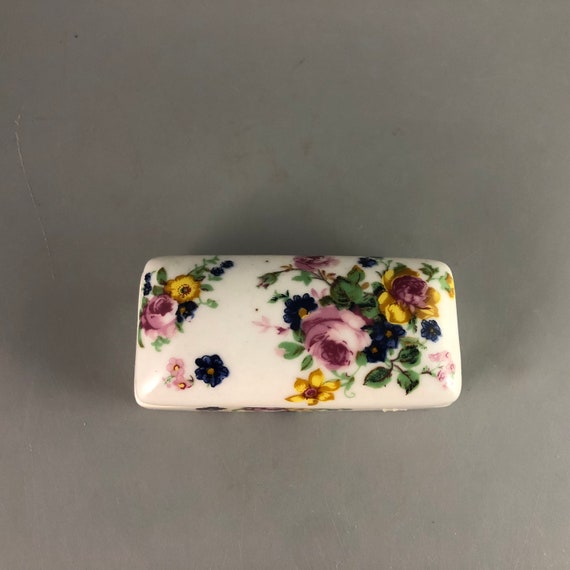 Small Rectangular Ceramic Box from China - image 8