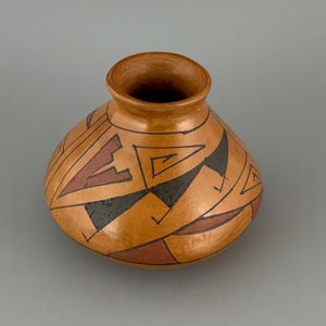 Mata Ortiz Pottery Vase from Chihuahua Mexico by Benjamin Soto