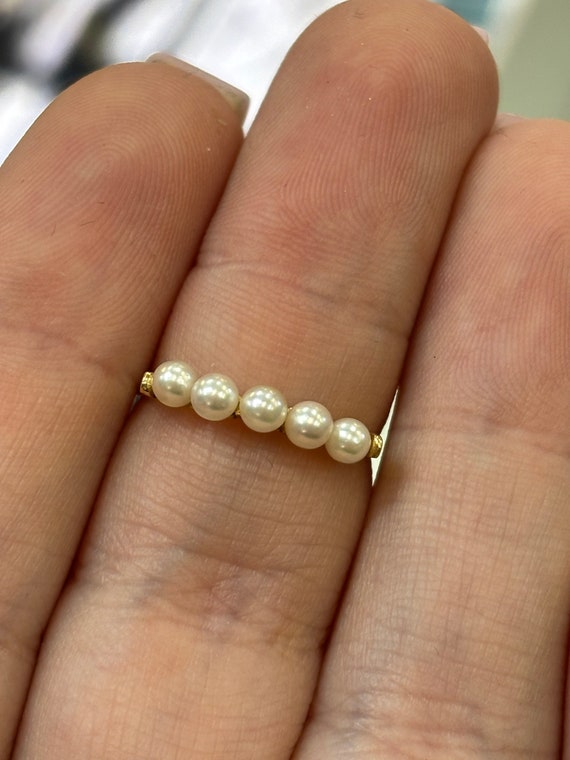 Lovely 14k yellow gold pearl band