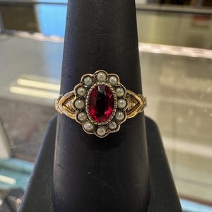 Antique Synthetic Ruby and pearl gold ring