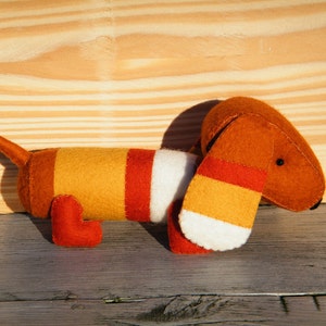 Felt dachshund - DIY felt craft kit with pattern