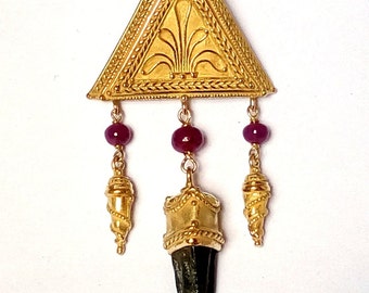 Ancient Greek Design Pendant in 18 k gold with hand cut ruby beads and Ancient Bronze arrowhead