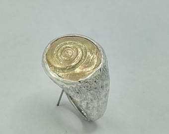 Dress Ring in Sterling Silver, with a natural Shell Spiral designdesign in 9k gold