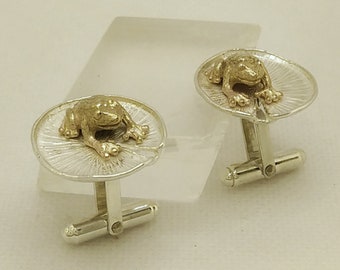 Frog on a water lily leaf Cufflinks in sterling silver and 9 k gold