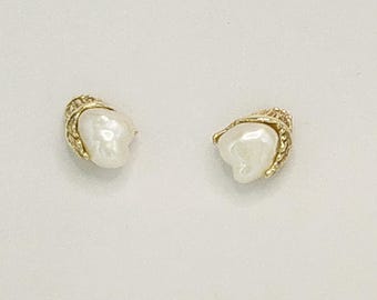 Detailed design stud earrings with Fresh water Baroque Pearls. Elegant, In solid 9 carat gold.