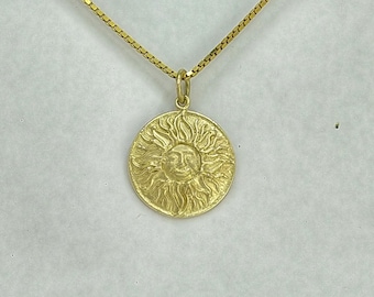 Sun face winking,  pendant in solid 9k gold