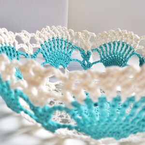 Snow & Blue crochet bowl