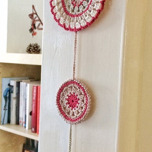 Colgante de pared de ganchillo de mandala de Granada y piedra | Etsy