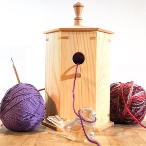Yarn holder. Pine.