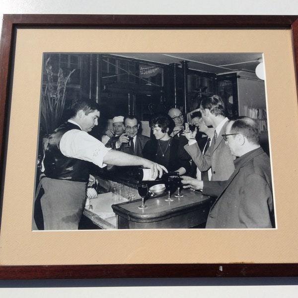 Photo d'un petit zinc, bar, Paris, des années 50.