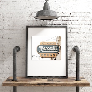 Insegna della farmacia / Vecchia insegna della droga Rexall / Arte della parete del bagno / Stampa della farmacia, / Stampa dell'Oklahoma / Decorazione della parete del bagno rustico / Arte della parete del fango
