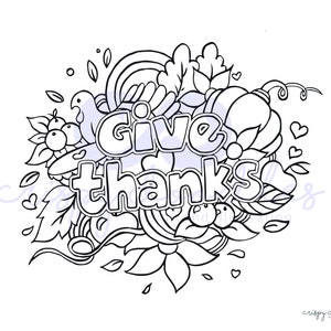 Puede incluir: Una p&aacute;gina para colorear en blanco y negro con las palabras "Give thanks" rodeadas de garabatos de tem&aacute;tica oto&ntilde;al, incluyendo hojas, calabazas y bayas.