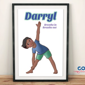 Yoga Boy Impresión de nombre personalizado, Regalo Yogi Boy negro marrón niños diversos, arte de pared para niños, decoración de la sala de juegos para niños, signo de nombre personalizado, Niño