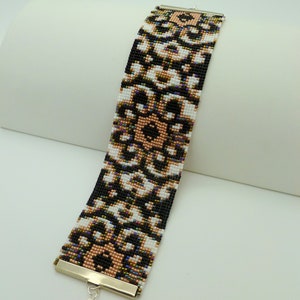 Loom bracelet PATTERN. DIGITAL DOWNLOAD. Bead Loom Pattern. Floral bracelet pattern. Loomed beading pattern. Centered flower. Deco Beading.