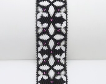 Peyote Bracelet PATTERN. Odd Count Peyote Pattern. Black & White Peyote Bracelet Pattern. Floral Cuff. "Floral Points". Deco Beading.
