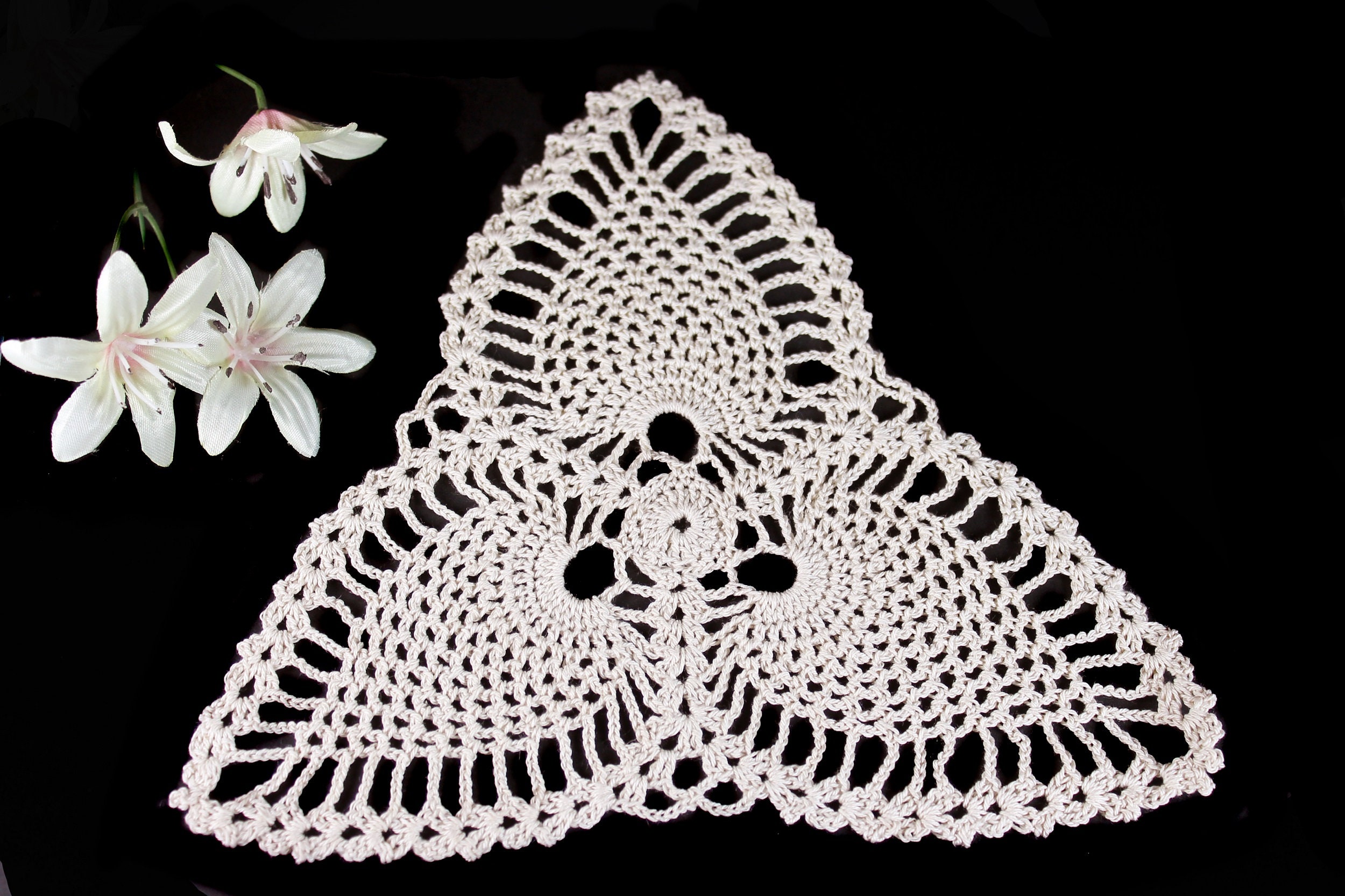 12 Pineapple 6 Crochet Doilies Ecru - Candles4Less