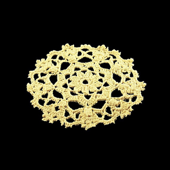 Crochet Doily, Mini Doily,  Round, Light Yellow, Small, Crochet Mat, Crochet Lace