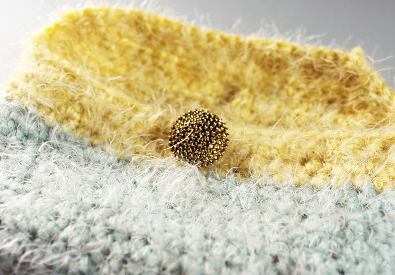 Crochet Coin Purse, Yellow Green Wristlet image 8