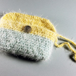 Crochet Coin Purse, Yellow Green Wristlet image 9