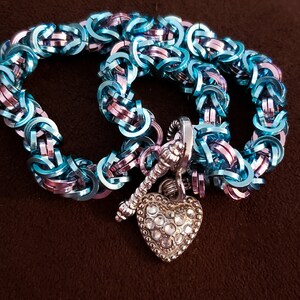 Cotton Candy Blau und Rosa Chainmaille Kragen-Halskette