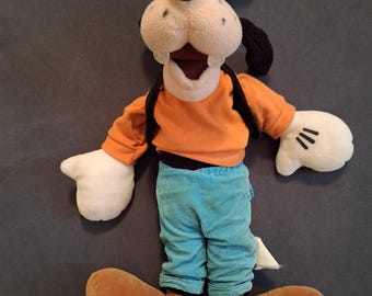 Vintage Authentic Disney Store Goofy Plush Doll