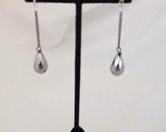 0111 Gray hanging oval earring with chain
