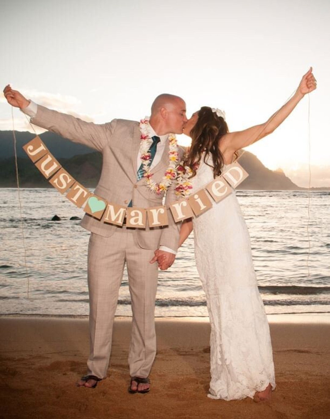 Just Married Banner / Wedding Garland / Getaway Car Sign / Rustic / Wedding Couple Photo Prop