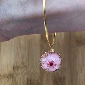 Kathryns creation flower dried look pendant bracelet image 1